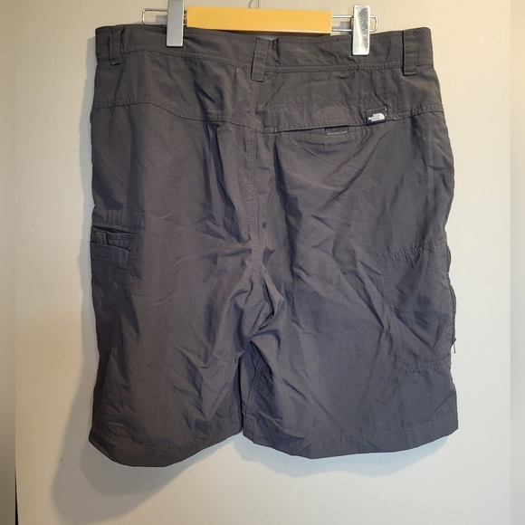The North Face Men Grey Shorts, Size 36 - Picture 2 of 7